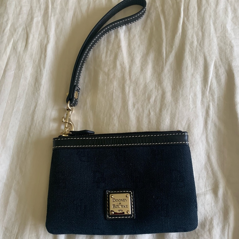 Dooney & Bourke wristlet